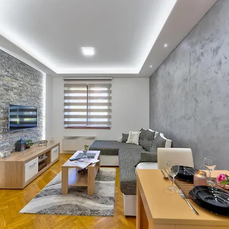 Apartment 4s Apartman *